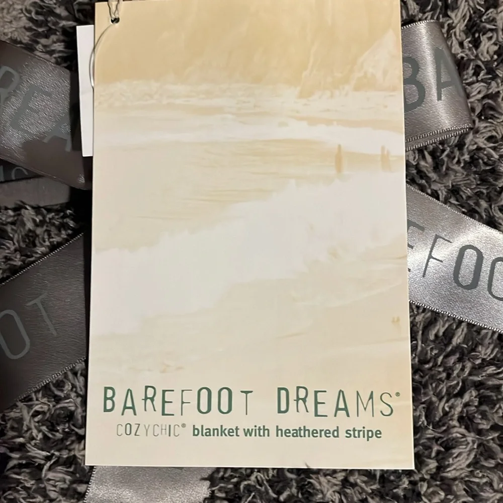 Barefoot Dreams NWT charcoal and grey blanket Style 619 size 45 x 60 - Picture 2 of 5